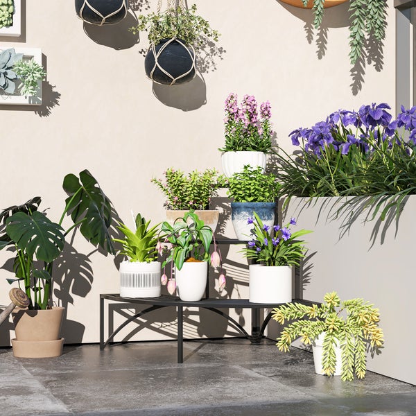 Outsunny 3-Etagen Pflanzenständer, Blumenständer für Innen Außen, Pflanzenregal aus Metall, mehrstöckig Blumenregal, 60 cm hoch Blumentreppe für Wohnzimmer, Garten Balkon Deko, Schwarz