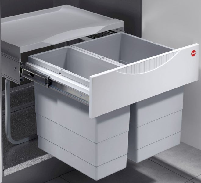 Abfalltrennsystem mit zwei Behältern und Auszug