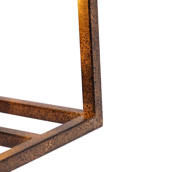 Detailaufnahme von einem würfelförmigen Lampengestell