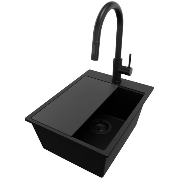 Spüle mit Armatur und Abdeckung