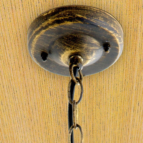 Deckenbaldachin für eine Lampe im antiken Design mit Kette.