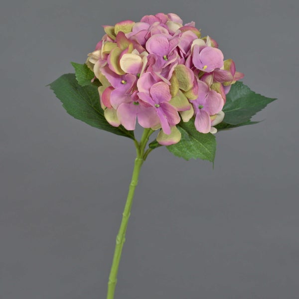 Künstliche Hortensie am Stiel mit Blättern zur Dekoration.