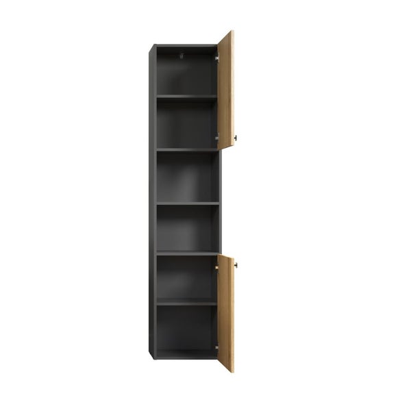 Hoher Badezimmerschrank mit offenen Regalfächern und zwei Holztüren mit Griffen zur Wandmontage