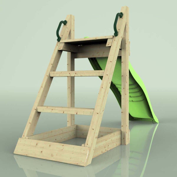 Rutschenturm aus Holz mit Leiter, Haltegriffen und einer grünen Kunststoffrutsche.