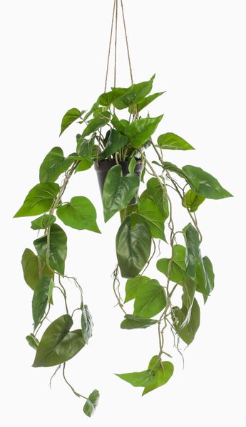 Künstliches Gras hängend mit schmalen Blättern aus Kunststoff.