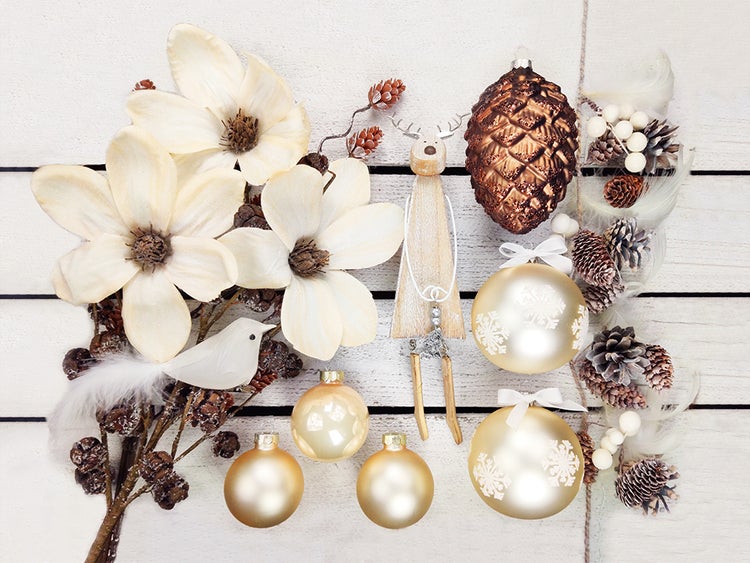 LAALU Set Weihnachtskugeln 136 Stück in Luxusbox ELEGANCE NATURE für Weihnachtsbäume 240-270 cm