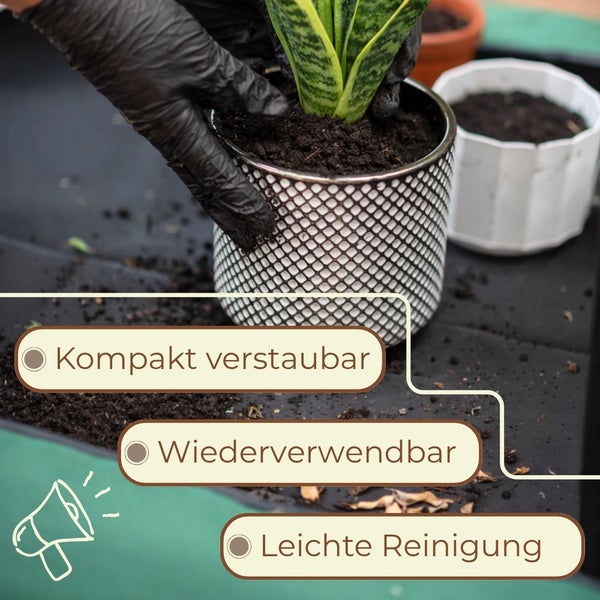 Umtopfmatte beim Umtopfen einer Pflanze. Kompakt verstaubar, wiederverwendbar und leicht zu reinigen.