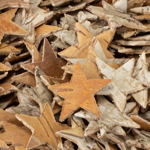 Dekorative Holzsterne als Streudekoration
