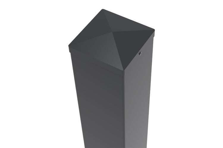 Pyramidenförmige Pfostenkappe in Anthrazit für einen quadratischen Zaunpfosten.