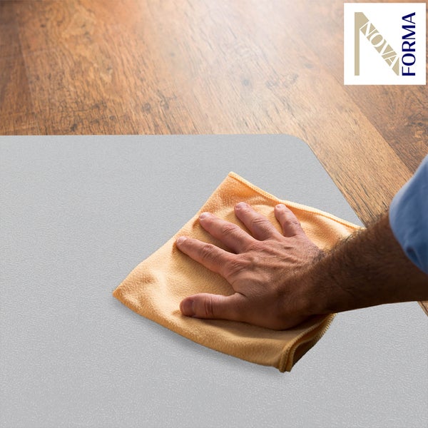 Nova Forma Chroma Bodenschutzmatte mit Hand und Reinigungstuch