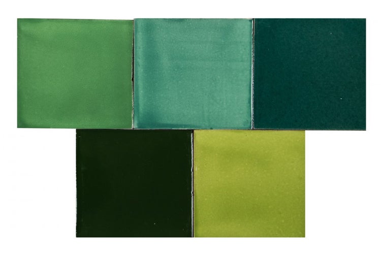 Fliesen in verschiedenen Grüntönen