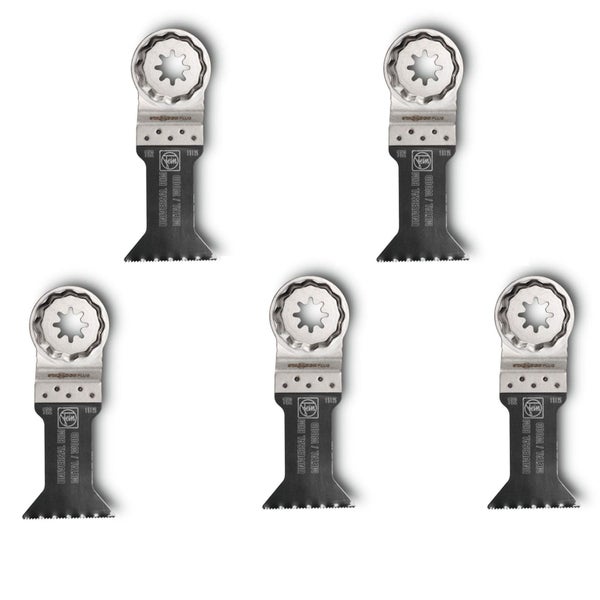 Ansicht von Baustahlträgern mit Bolzenbefestigung an einer Betonwand