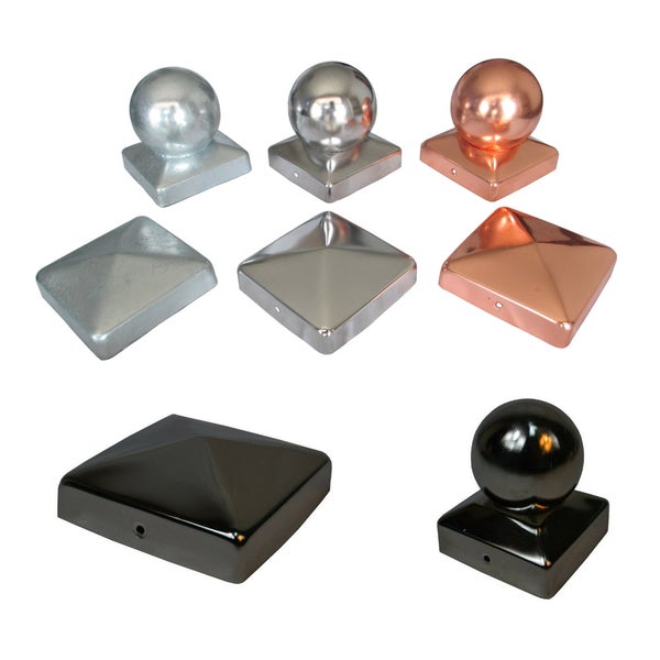 Verschiedene Zaunpfostenkappen aus Metall