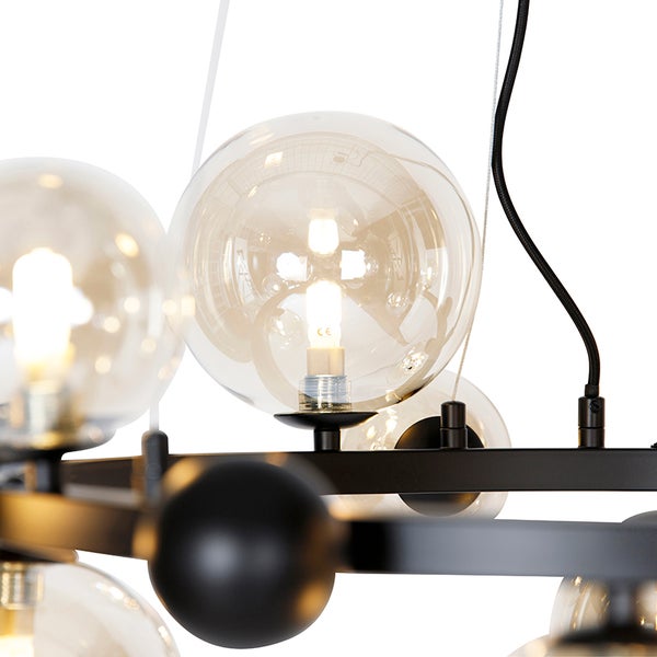 Hängelampe mit runden Glasschirmen und Metallrahmen