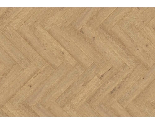 Verlegung von hellem Laminatboden im Fischgrätmuster