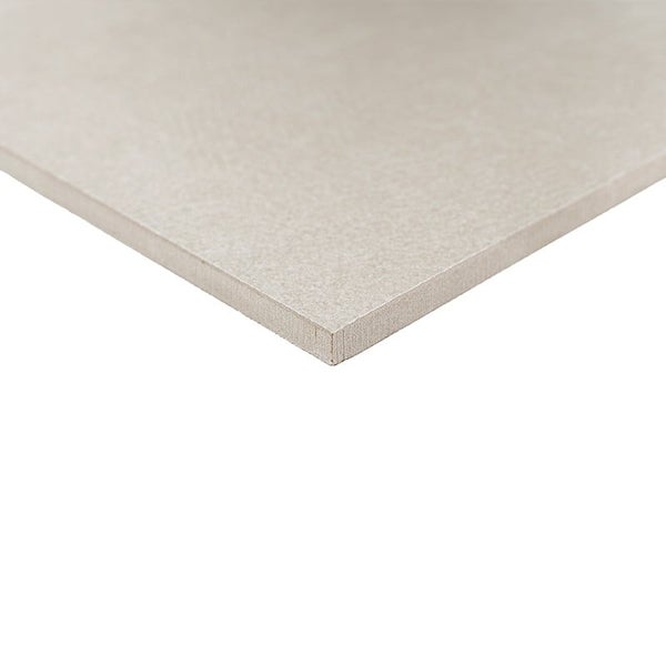 Quadratische Fliese mit matter Oberfläche und glatter Kante