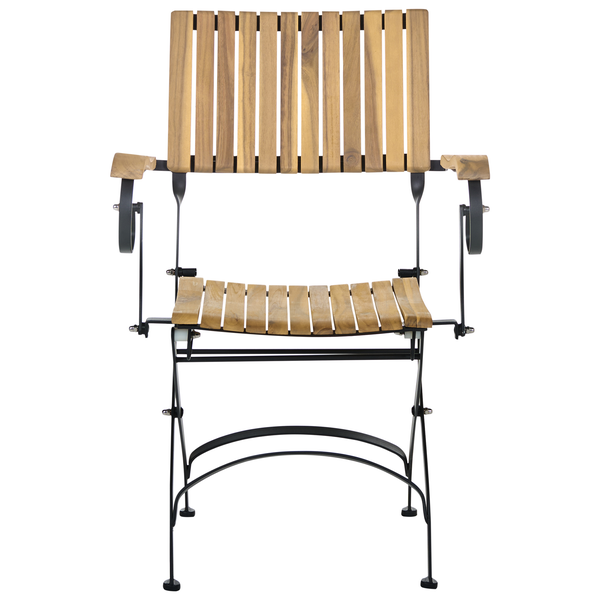 Klappbarer Gartenstuhl mit Holzlatten und schwarzem Metallgestell mit Armlehnen.
