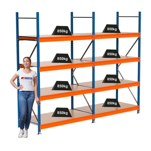 Ein Regal mit einer Traglast von 850 Kilogramm pro Ebene.