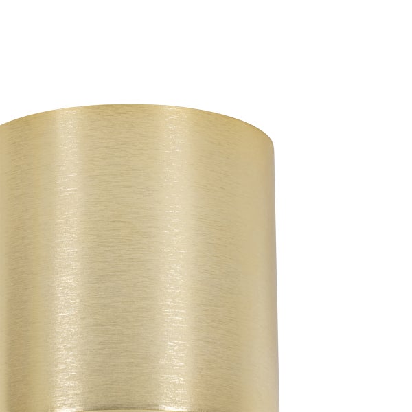 Detailaufnahme eines goldenen Lampenschirms