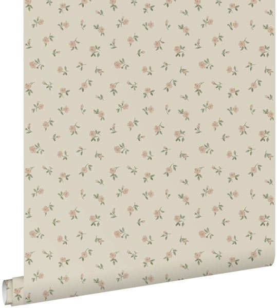 Vliestapete mit kleinem floralem Muster aus Rosen und Blättern.