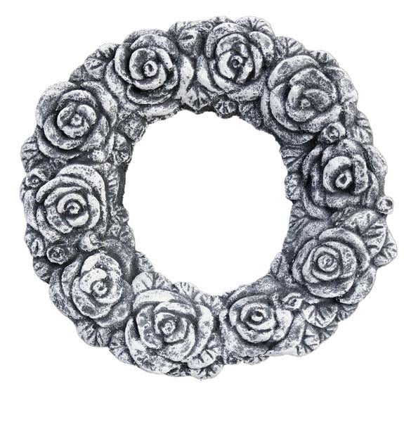 Steinfigur Blumenkranz mit Rosen-Motiv für den Garten aus wetterfestem Material