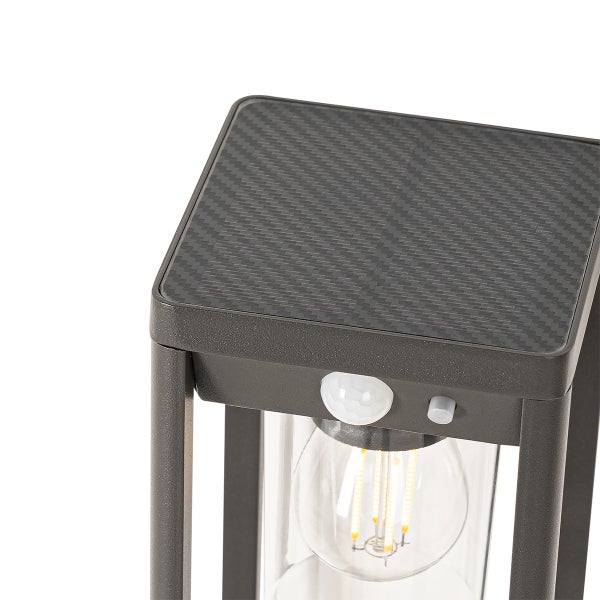 Solar-Außenleuchte mit Solarpanel, Bewegungsmelder und LED-Filament-Leuchtmittel.