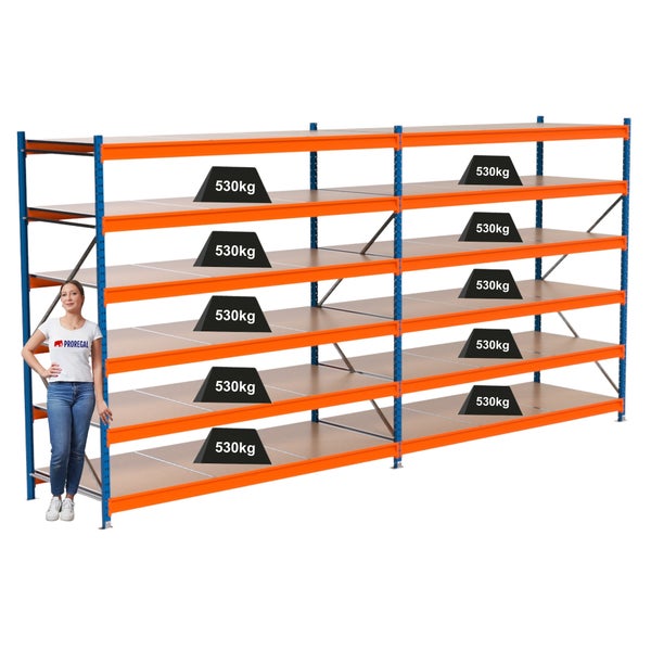 Lagerregal mit mehreren Ebenen und einer Traglast von 530 Kilogramm pro Ebene.