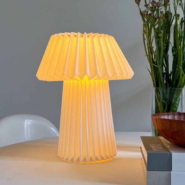 Lindby Tischlampe Magali in Weiß aus Papier (1 flammig, E14) - Tischleuchte Schreibtischlampe Nachttischlampe Wohnzimmerleuchte