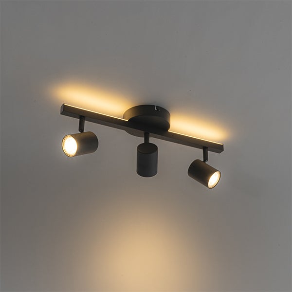 Schwarze Deckenleuchte mit drei Strahlern zur Raumbeleuchtung