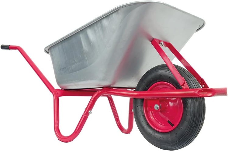 Anbringen eines Fensteraufklebers mit Reh-Motiv