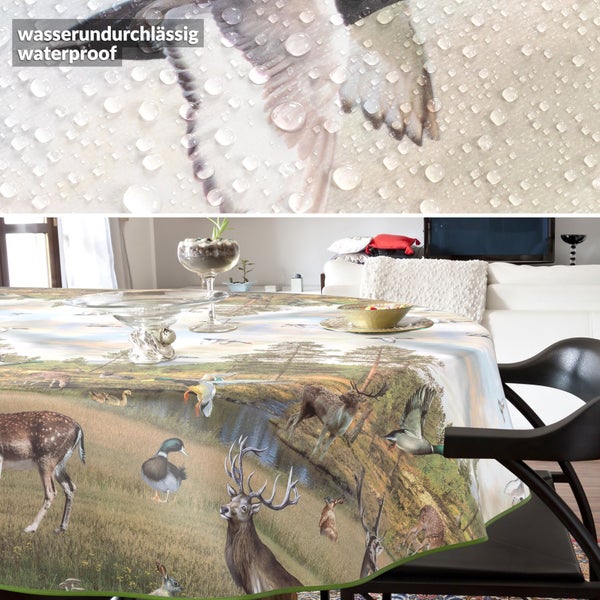Wasserdichte Tischdecke mit Tiermotiv auf einem Tisch im Wohnzimmer