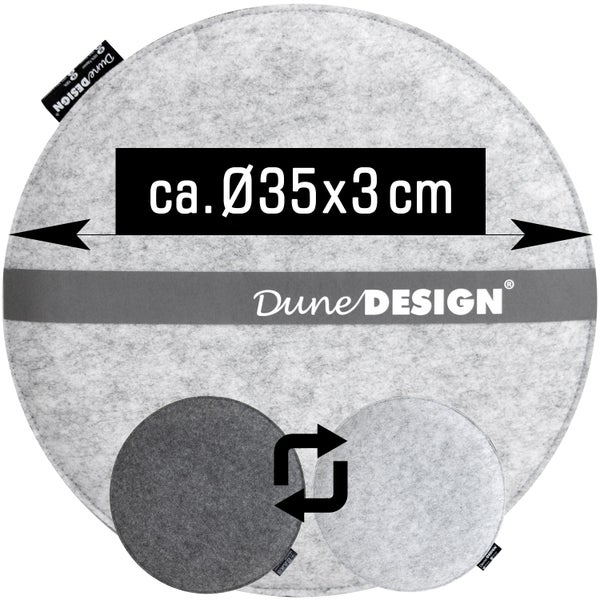 Rundes Sitzkissen aus Filz von DuneDesign, circa 35 Zentimeter Durchmesser und 3 Zentimeter Dicke, wendbar, DuneDesign Logo.