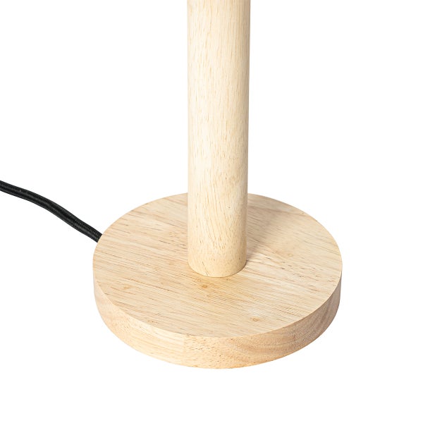Runder Lampenfuß aus hellem Holz mit aufrechtem Ständer und Stromkabel.