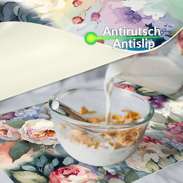 Tischset mit Blumenmuster und rutschfester Rückseite für stabilen Halt.