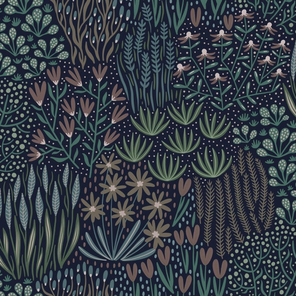 Stilisiertes botanisches Muster mit verschiedenen Pflanzen, Blumen und Sukkulenten in einer dichten Illustration.