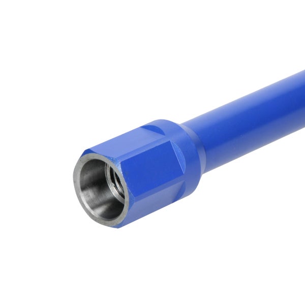 Gerollter transparenter Saugschlauch mit Spirale und Anschlussstück