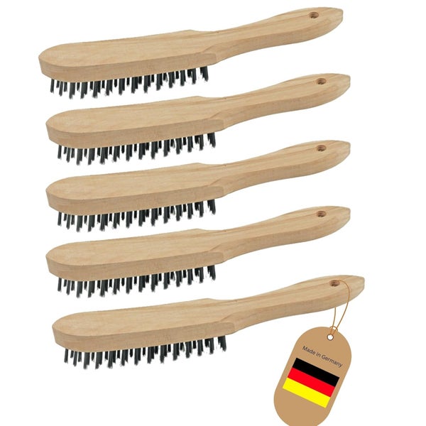 Fünf Drahtbürsten mit Holzgriff und schwarzen Stahldrahtborsten, hergestellt in Deutschland.