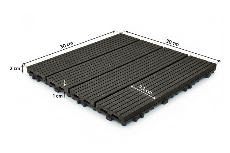Quadratische Terrassenfliese aus Kunststoff mit Klick-System, Maße 30 mal 30 Zentimeter, Höhe 2 Zentimeter.