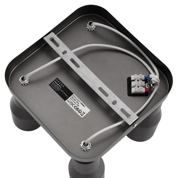 Detailansicht der Deckenbefestigung einer Leuchte