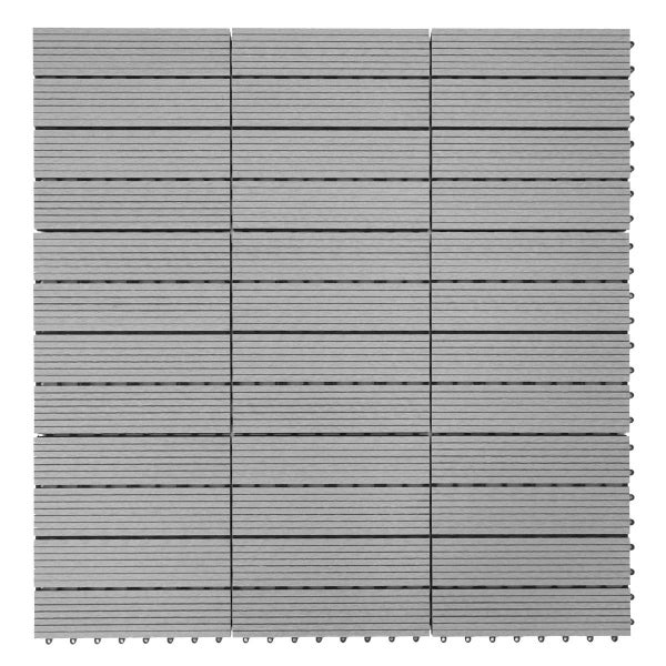 Neun quadratische Terrassenfliesen mit Klicksystem und gerillter Oberfläche.