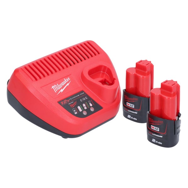Milwaukee Akku-Ladegerät 12 Volt mit zwei M12 Lithium-Ionen-Akkus mit 2,0 Amperestunden.