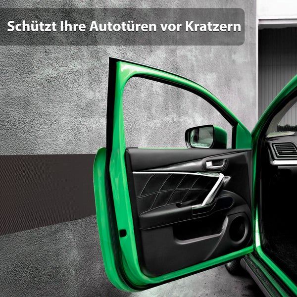 Geöffnete Autotür mit Anfahrschutz