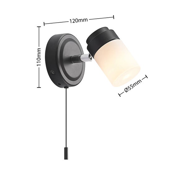 Wandleuchte mit Zugschalter und den Maßen 110 mm mal 120 mm sowie einem Lampendurchmesser von 55 mm.