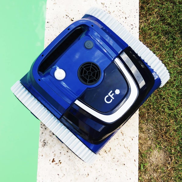 Kabelloser Poolroboter CF 400 CL, mit Akku und Fernsteuerung bis zu<br />120m²