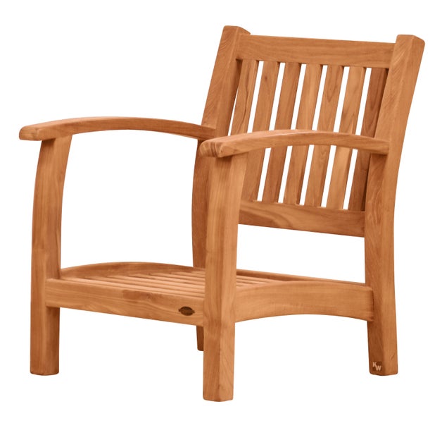 Szene mit Personen, die an einem Spieltisch sitzen