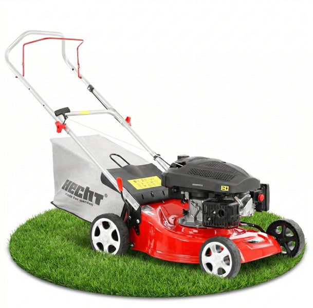 Hecht Benzin-Rasenmäher mit rotem Metallgehäuse, Hecht Logo auf grauem Fangkorb und verstellbarem Holm auf einer kreisförmigen Rasenfläche.