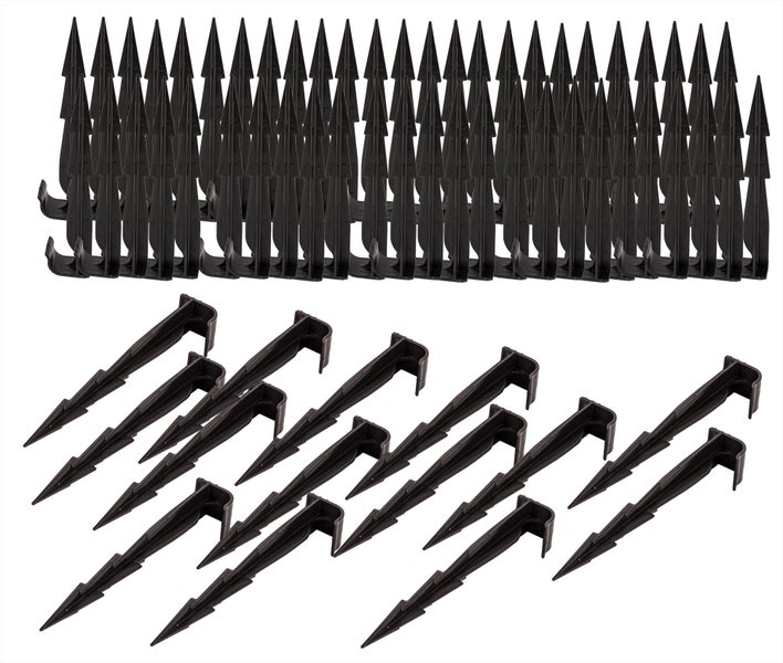 Mehrere schwarze Erdnägel für die Gartenbewässerung