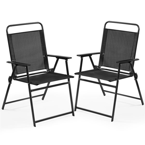 Zwei schwarze, zusammenklappbare Gartenstühle mit Armlehnen.