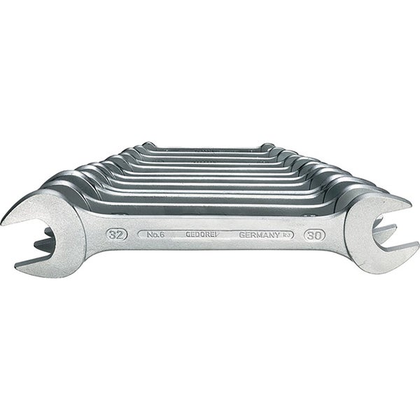 Mehrere Schraubenschlüssel der Marke Gedore in einer Reihe