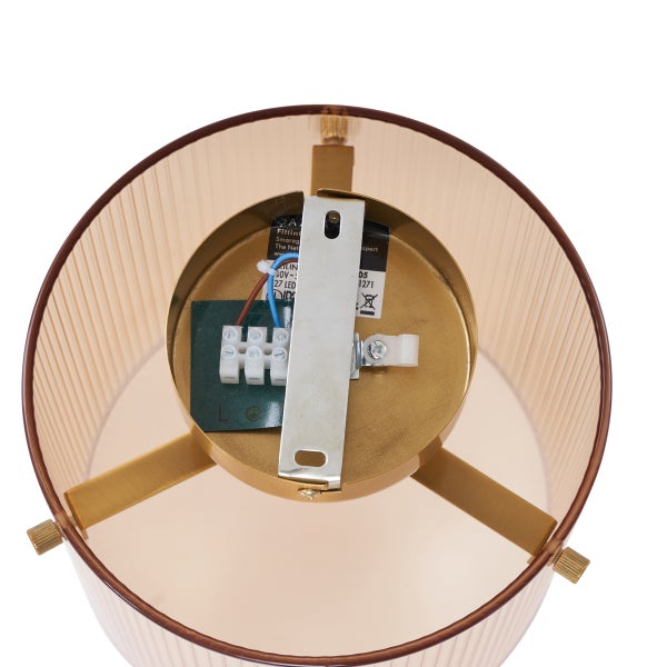 Innenansicht einer Deckenleuchte mit Anschlussklemmen